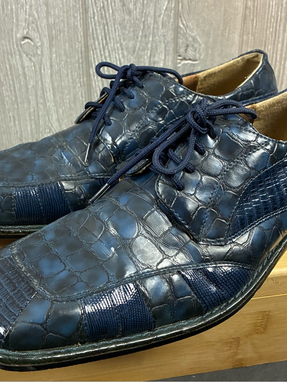 Roberto Chillini Men's Navy Crocodile Embossed Leather Oxford Dress Shoes
